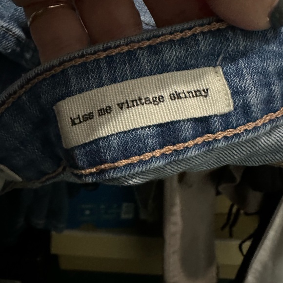 Jessica Simpson jeans in a stunning blue color with frayed ends, skinny fit - Picture 3 of 13